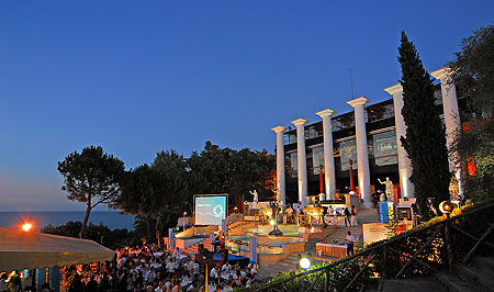 Baia Imperiale, inaugurazione venerdì notte estate 2013