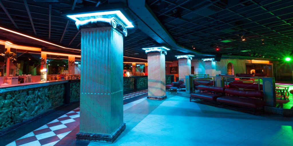 Discoteca Baia Imperiale, Baia History e Toga Party