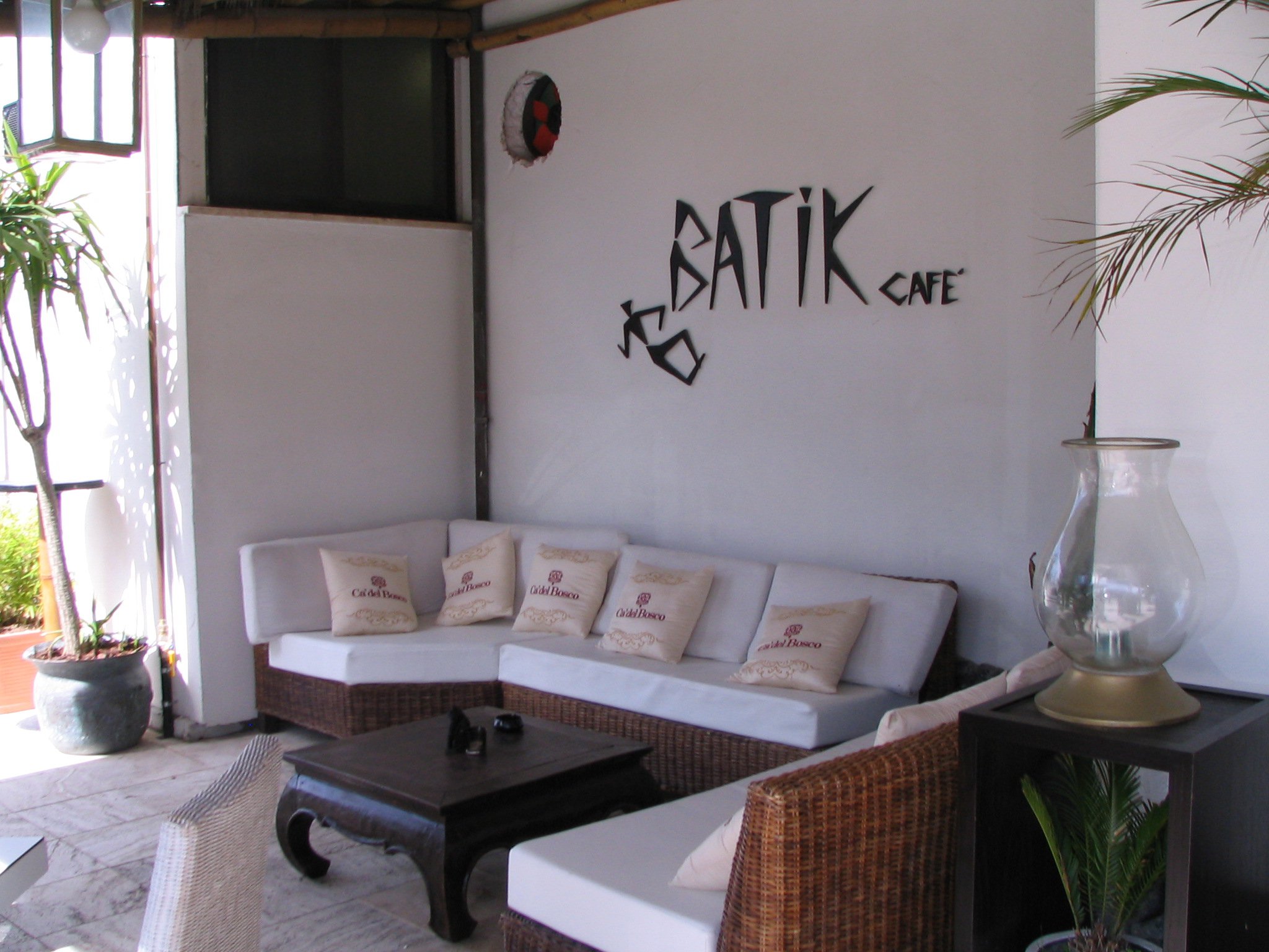 Batik Beach Club Restaurant, Tuca Tuca, il sabato adulto