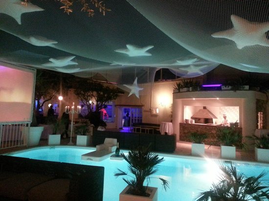 Discoteca Byblos Riccione, evento pre Ferragosto