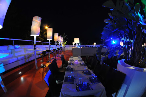 Discoteca La Terrazza, dinner + house chic