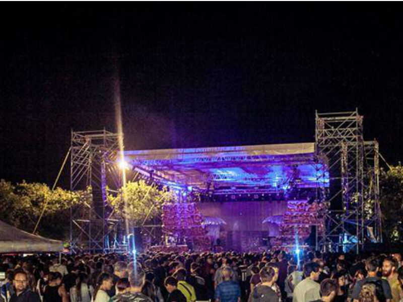 Mamamia Senigallia, Briga in concerto