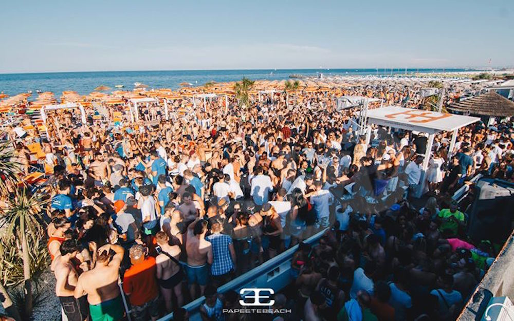 Papeete di Milano Marittima, Beach Party con l'evento Besame