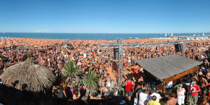 Papeete Beach di Milano Marittima, il prefestivo del 25 aprile