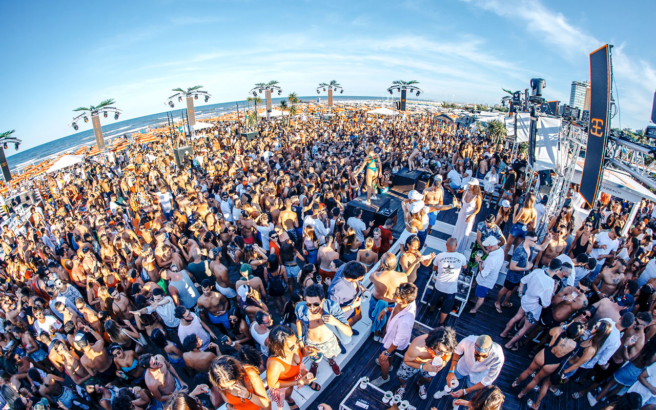 Evento pre Notte Rosa al Papeete Beach di Milano Marittima