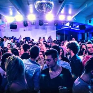 Happyritivo, apericena e disco per la domenica del Naomi Club