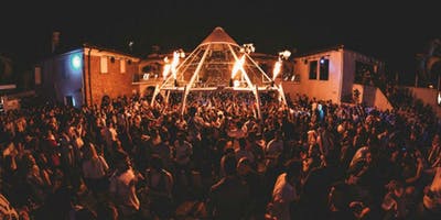 Penultimo venerdì notte alla discoteca Villa delle Rose