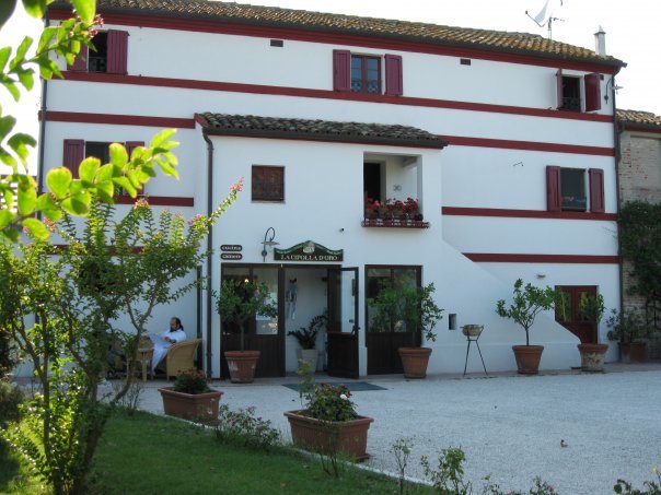 Prosegue la zona gialla al ristorante La Cipolla D'Oro di Porto Potenza