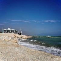 Dj Fabrizio Fattori allo Chalet Beach a Marina di Montemarciano