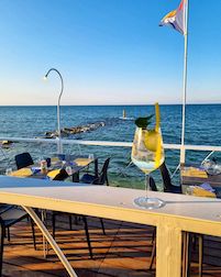 Chalet Beach Marina di Montemarciano, terrazza sul mare con David Scaloni