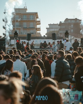 Festa della Liberazione al Mambo beach club Milano Marittima