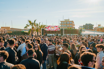 Ponte della Liberazione al Mambo beach club di Milano Marittima