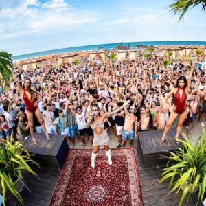 Sabato 15 Giugno al Papeete beach di Milano Marittima