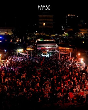 La domenica 25 agosto 2024 sulla spiaggia del Mambo Beach